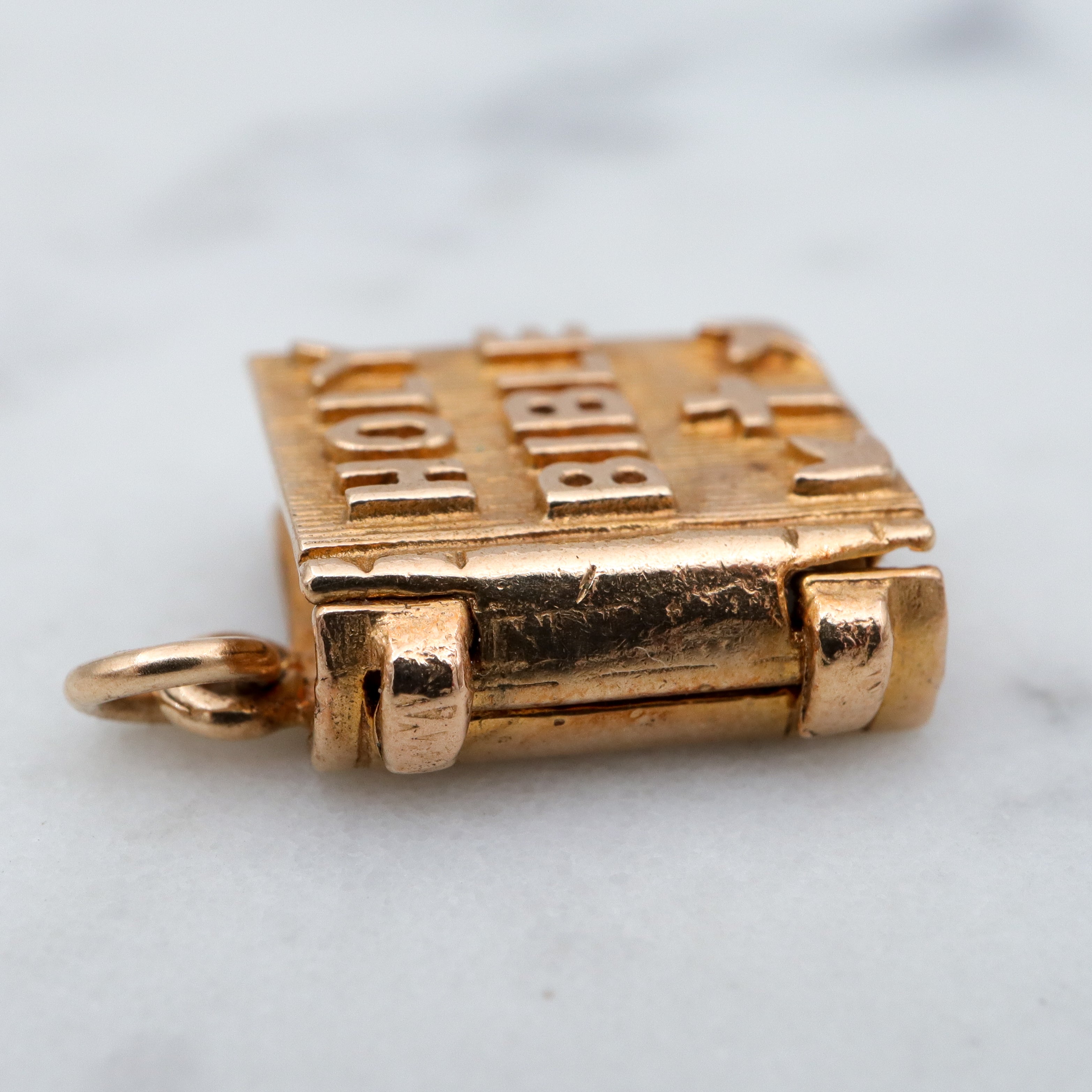 Vintage English 9k gold Nuvo opening Holy Bible charm